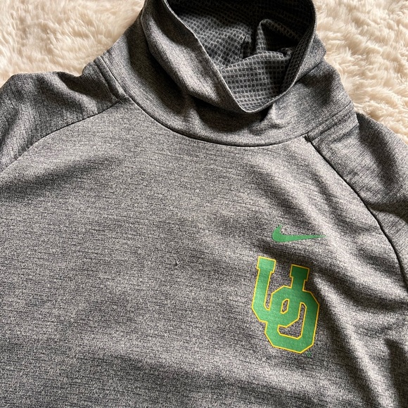 Nike Women’s Oregon Ducks Long Sleeve Pullover - Picture 8 of 9